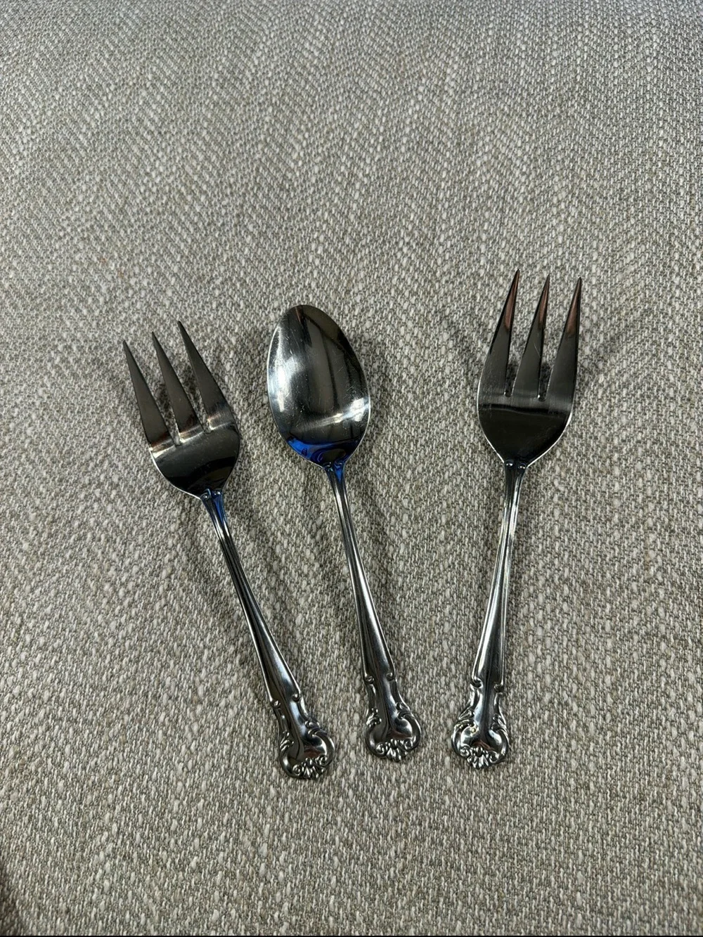 Farberware FRW79 Serving Forks And Spoon Comes With 2 Forks One Spoon